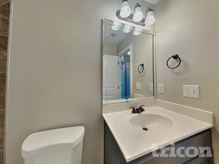 685 Ellie Nat Dr — Photo 12