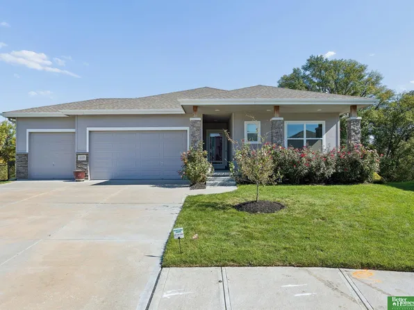 18306 Prestwick Cir, Omaha, NE 68136
