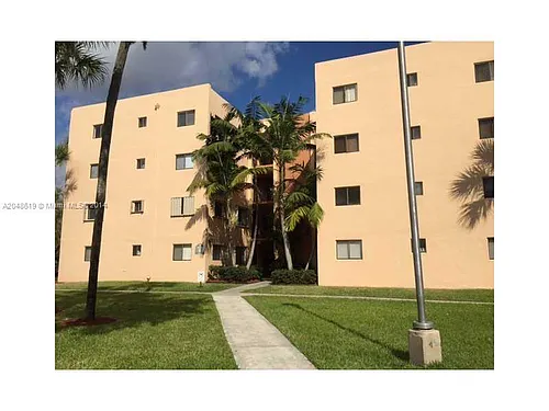 8520 SW 133rd Avenue Rd #213 Photo 1