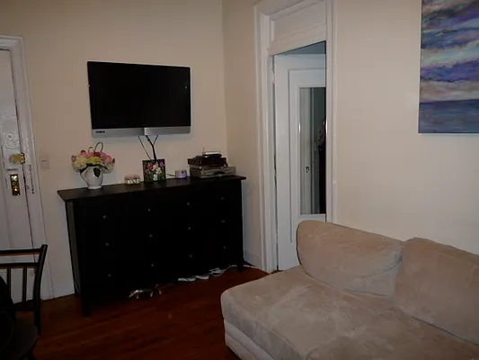 Rented by New Yorker Realty | media 21