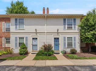 1005 Trevitt Cir N, Cleveland, OH 44143