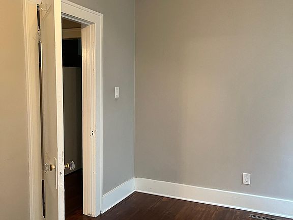 4th image of 804 Hampton Ave