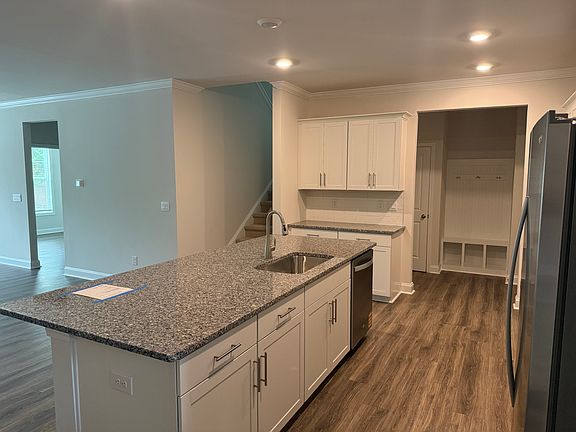 3rd image of 4202 Steel Way