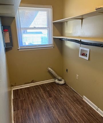 5th image of 214 Westmoreland Ct