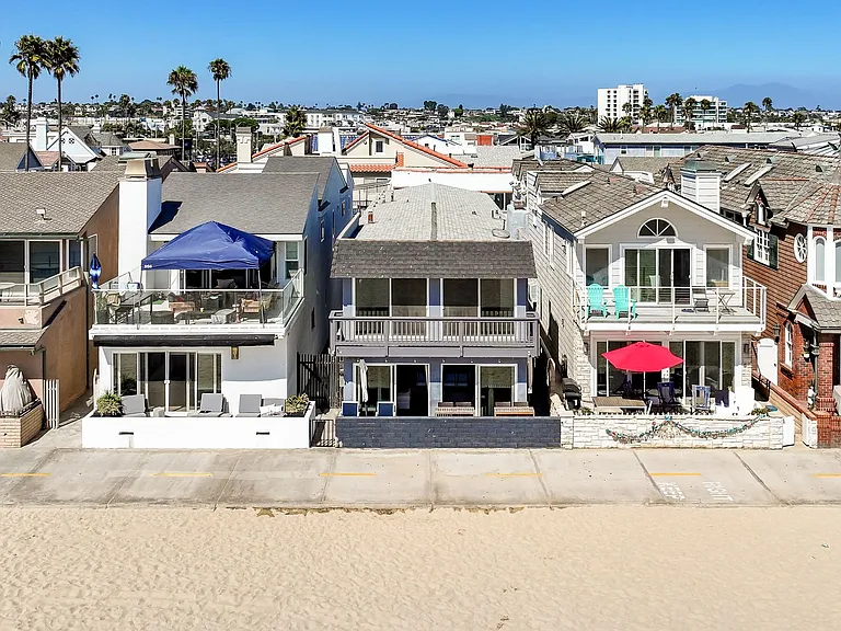 3010 W Oceanfront — Photo 2