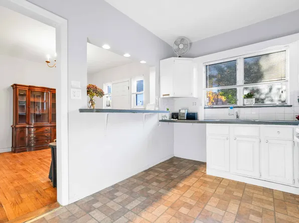 20-11 35th Street image 9 of 30