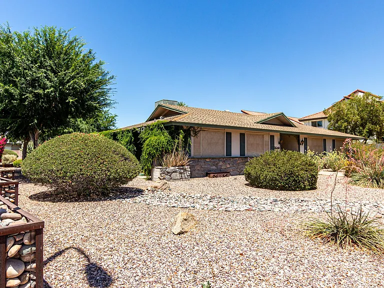 3540 E Montecito Ave — Photo 4