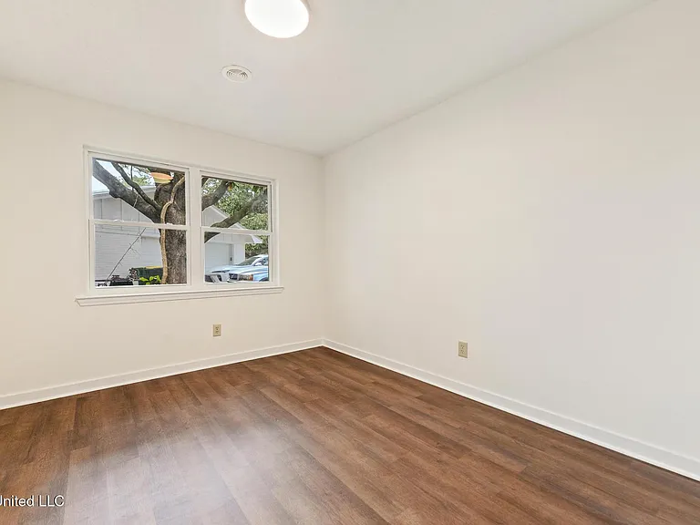 6104 Gruich Cir — Photo 18