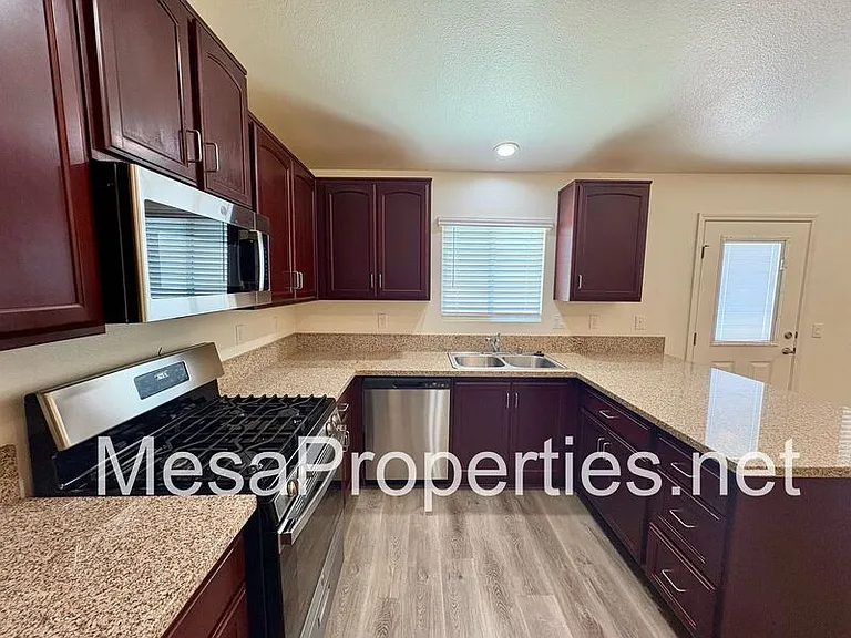 9550 Tamarisk Ave #127 — Photo 6