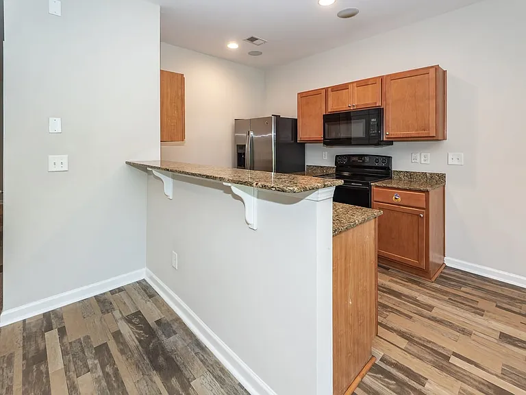 484 Truman Dr — Photo 24