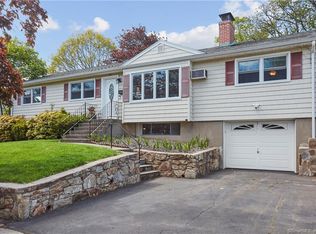 80 Mapledale Ave, Stratford, CT 06614