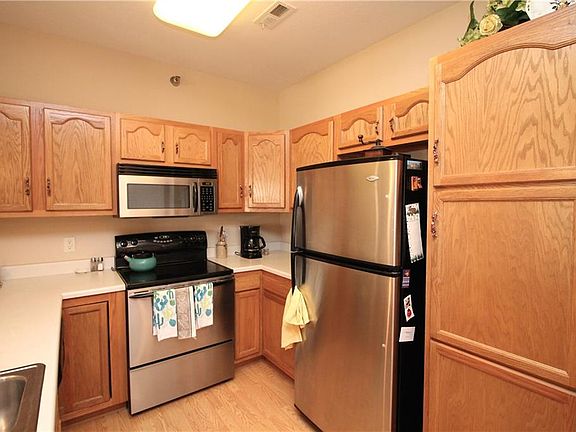 3rd image of 1333 SE University Ave Unit 202