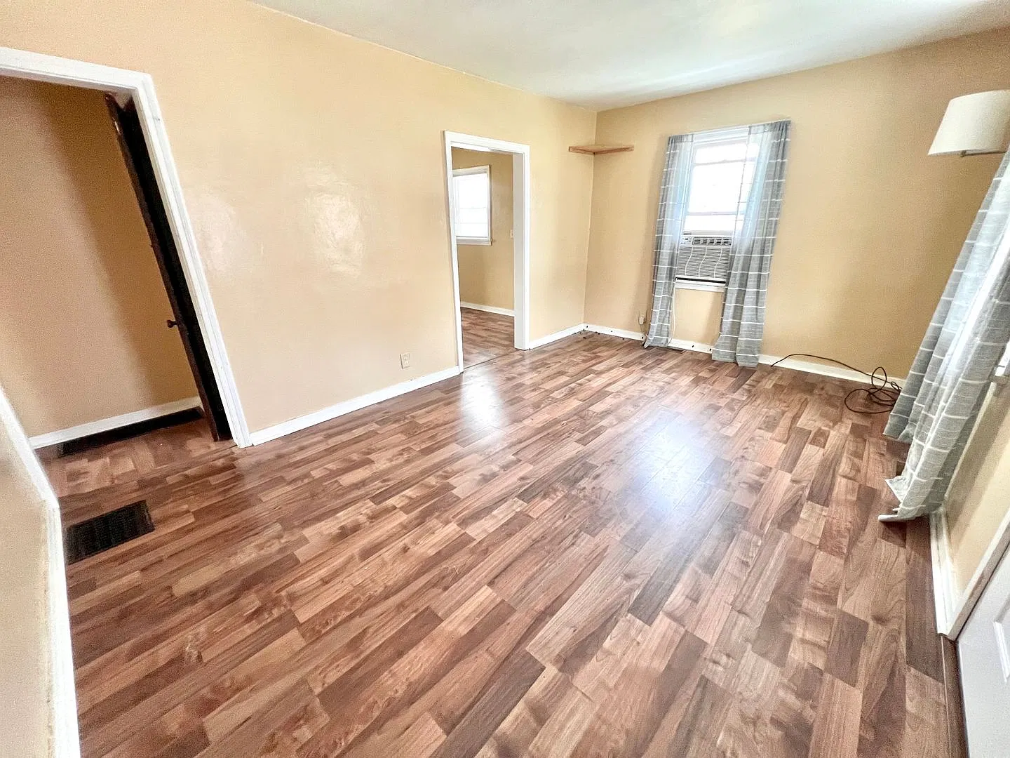 Beaver Falls - 2 bedroom 1 Bath Home — Photo 3