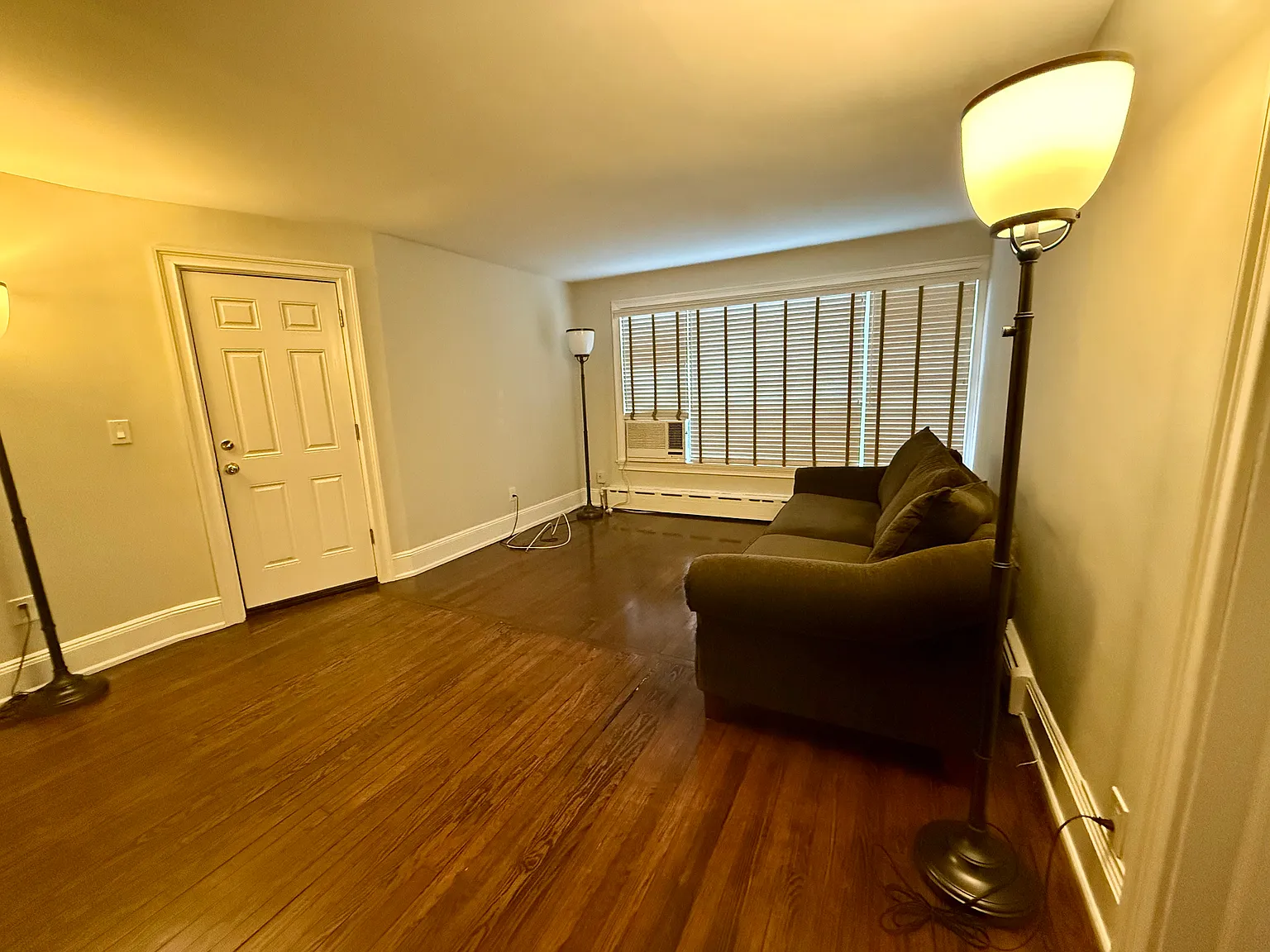 54 Henry St — Photo 3