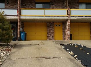 792 Locust Ridge Dr, Pittsburgh, PA 15209