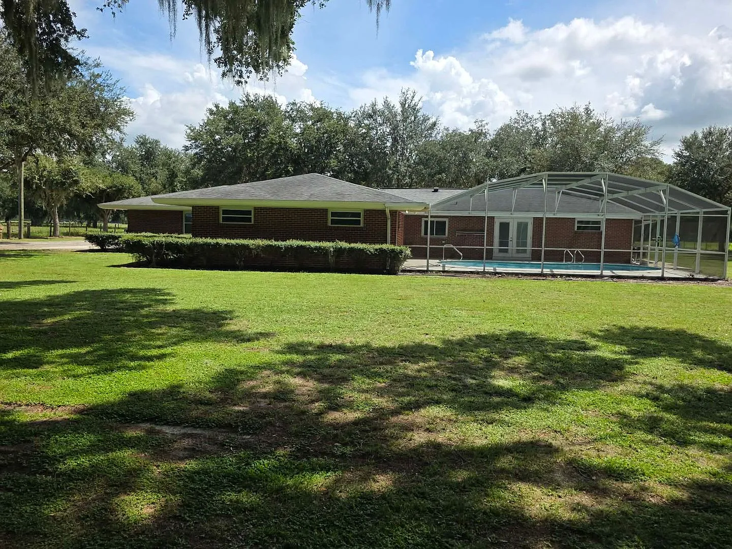 5 Bedroom 3 Bath Home with Pool available for Rent — Photo 4