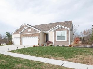 424 Rolling Acre Dr, Lithopolis, OH 43136
