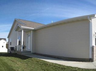 1582 Hunters Creek Way, Marion, IA 52302