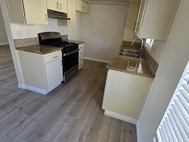 10243 Samoa Ave #201 — Photo 3