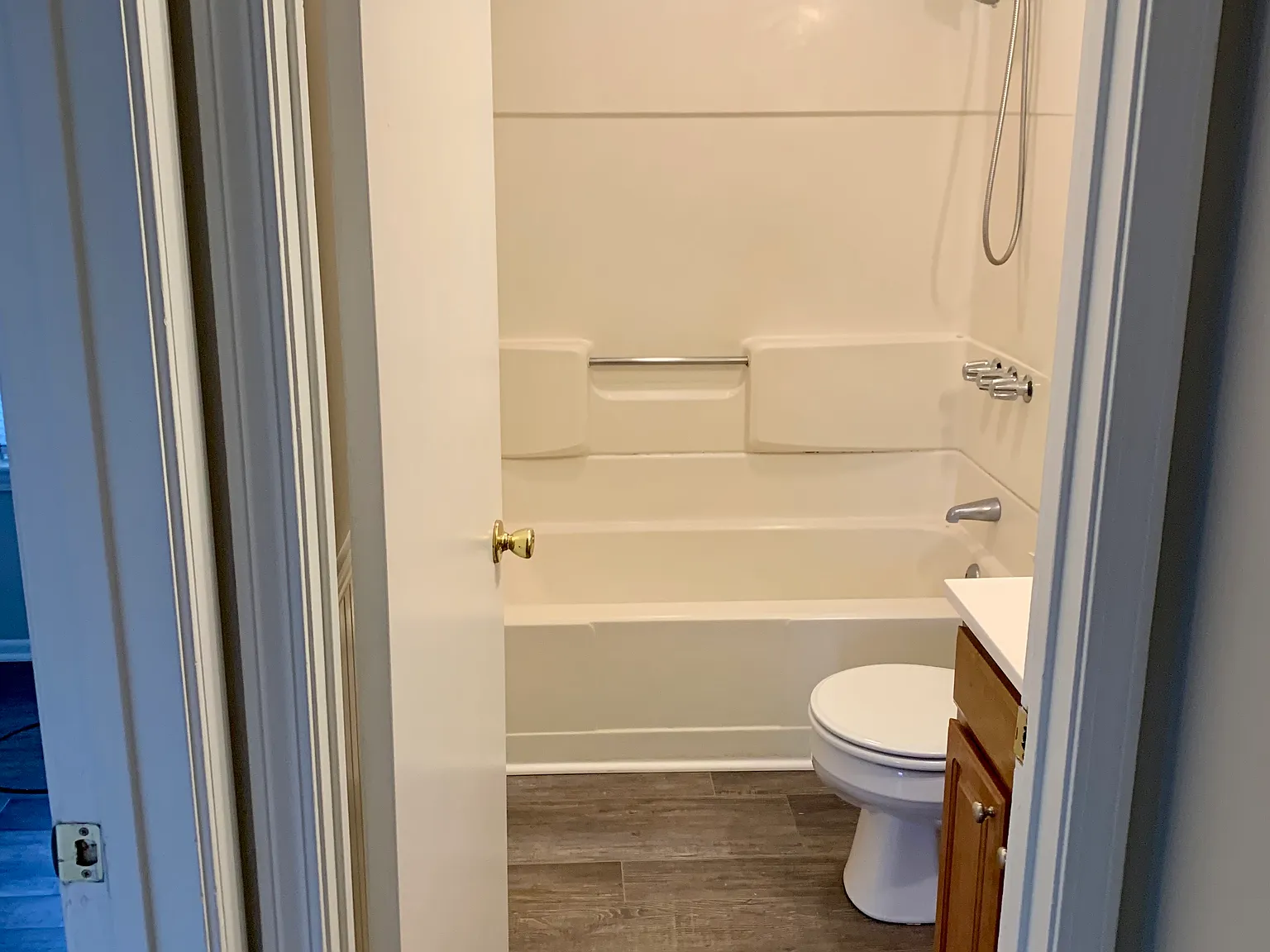 3 bed, 1050 sqft, $1,695 — Photo 4