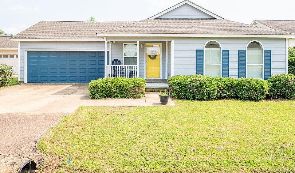 1st image of 48 Rosebay Dr