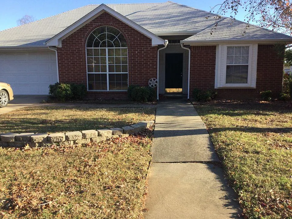 2601 Crockett Dr