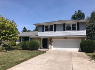 10 Swanson Ter, Williamsville, NY 14221