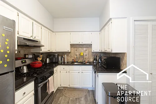3706 N Sheffield Ave #208 Photo 1