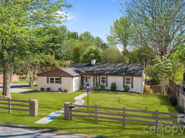 1722 Hartford Dr, Gastonia, NC 28052