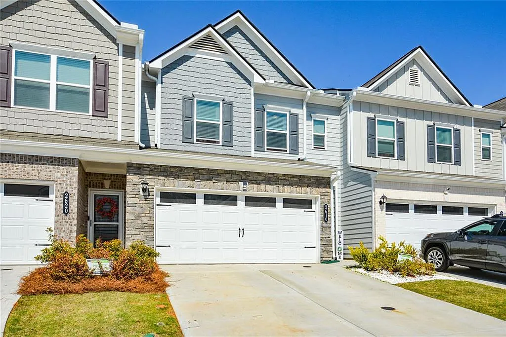 3 bed, 2.5 bath, 1959 sqft, $2,760 — Photo 2