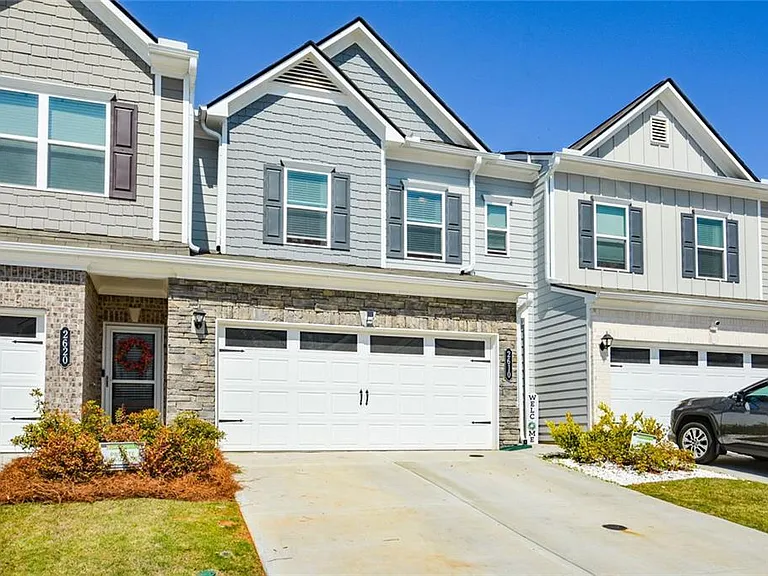 2610 Ravencliff Dr — Photo 2