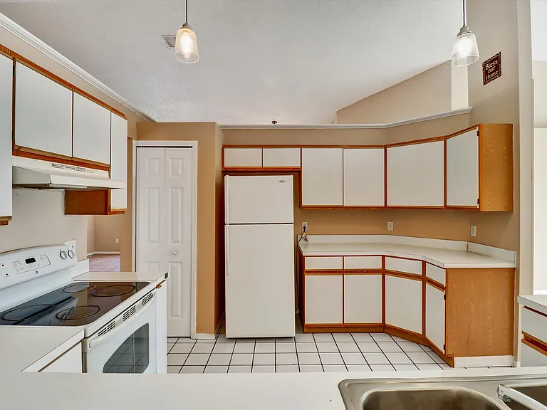 320 Saint Augustine Courtwind Ml — Photo 13