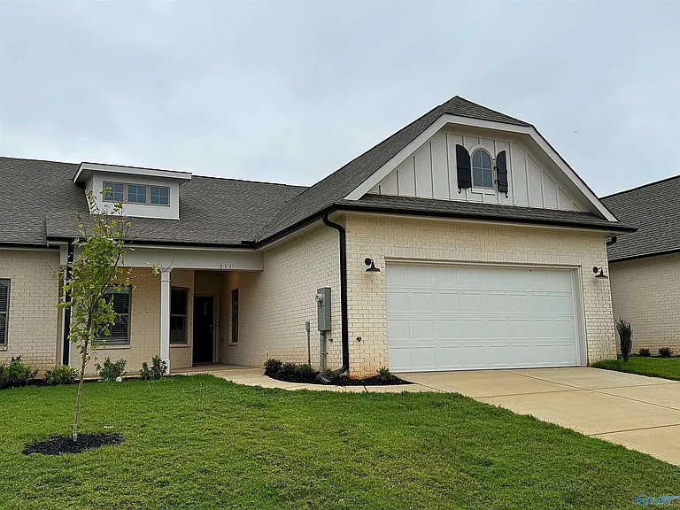 311 Cornstalk Cir — Photo 2