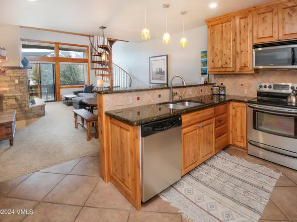 760 W Beaver Creek Blvd APT 213, Avon, CO 81620