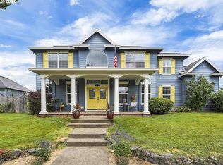 211 W Hazelnut Dr, Newberg, OR 97132