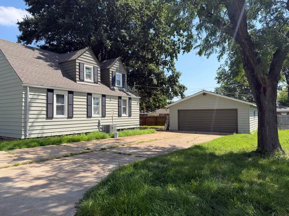 7925 S Rock Hill Rd, Saint Louis, MO 63123