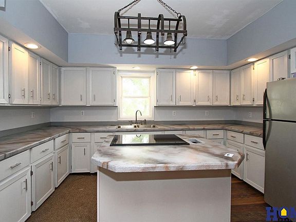 3rd image of 4201 W Holdrege St