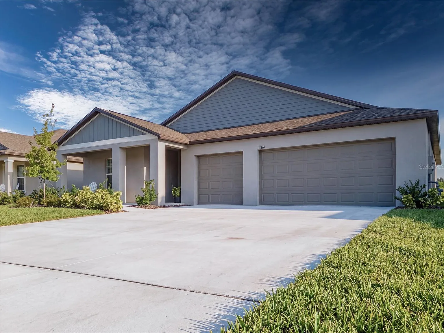 4 bed, 3.0 bath, 2576 sqft, $2,995 — Photo 2