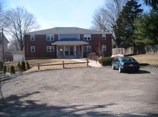 71 Station St APT H, Coventry, RI 02816