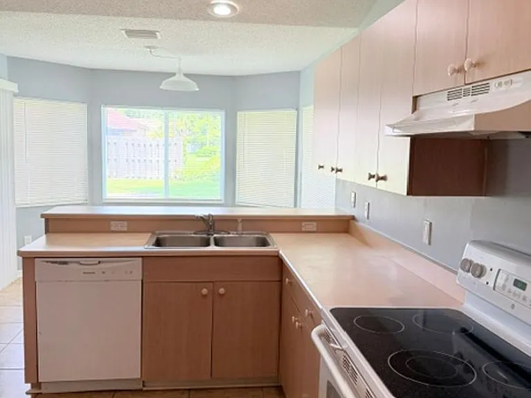 20 Palm Ln — Photo 14
