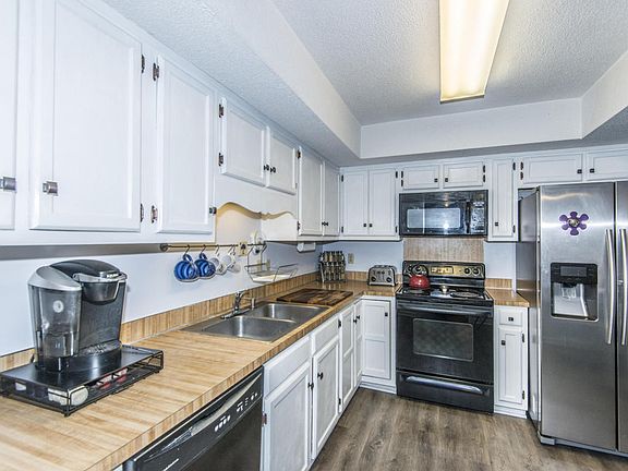 2nd image of 805 Ventura Pl