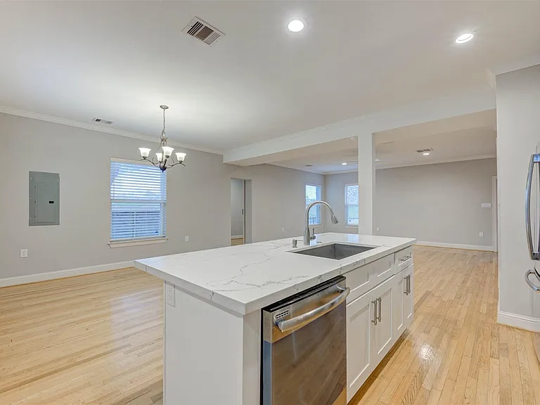 2202 Wentworth St #B — Photo 12
