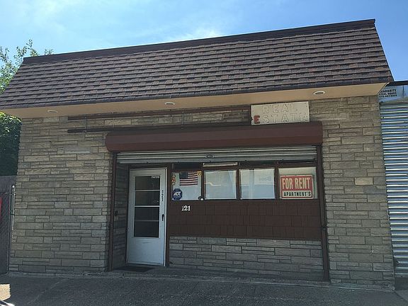 2nd image of 121 Brighton Ave