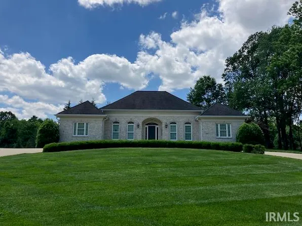 121 Lakewood Dr, Vincennes, IN 47591