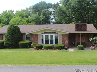 2 Twilight Dr, Swansea, IL