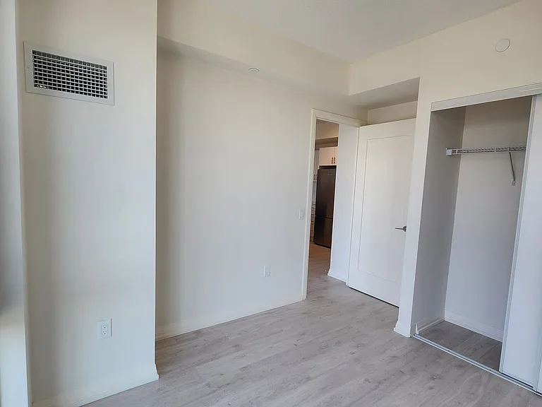 27 Korda Gate #2510 — Photo 10