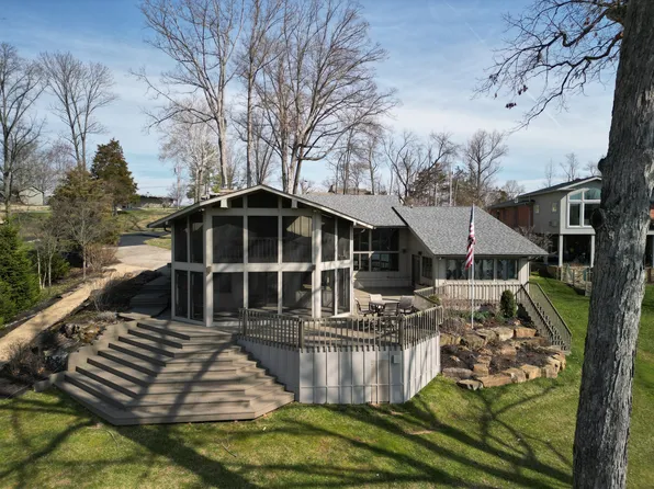 9567 Kelly Ct, Columbus, IN 47201