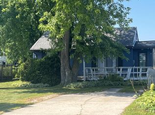 956 Circle DRIVE, Manitowoc, WI 54220