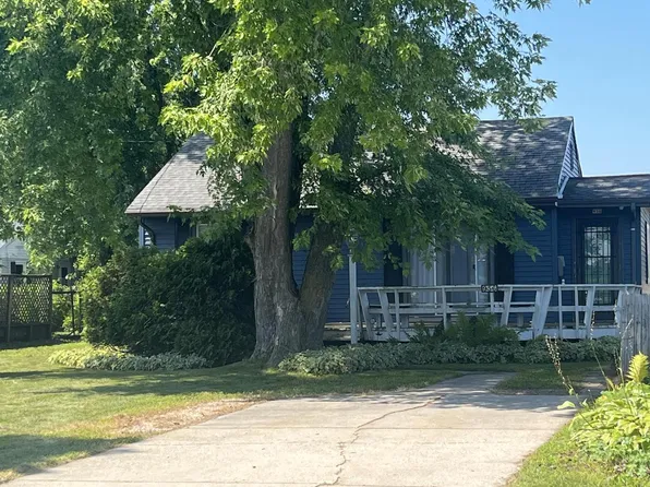 956 Circle DRIVE, Manitowoc, WI 54220