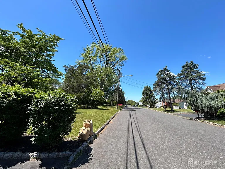 869 Gates Ave — Photo 13